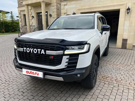 2022 Toyota Land Cruiser 300 Series, белый, 10900000 рублей, вид 1