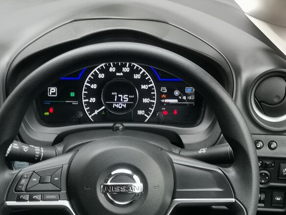 2018 Nissan Note e-Power II Рестайлинг, красный, 1620000 рублей - вид 17