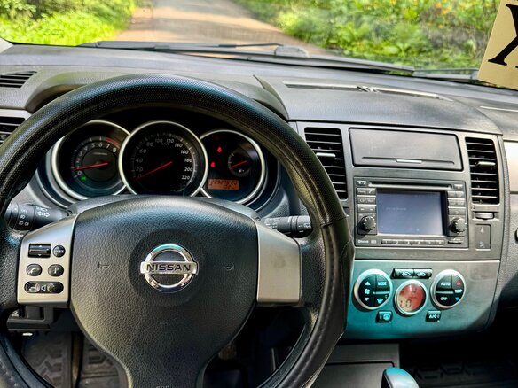 2011 Nissan Tiida I Рестайлинг, коричневый - вид 10