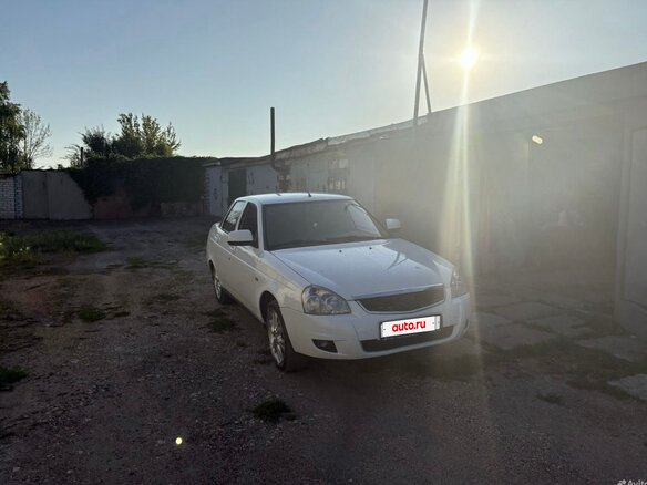 2014 Lada (ВАЗ) Priora I Рестайлинг, белый, 300000 рублей - вид 1