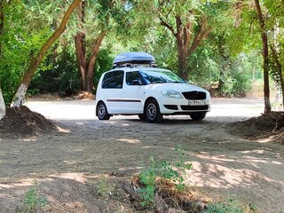 2012 Skoda Roomster I Рестайлинг, белый, 750000 рублей, вид 2