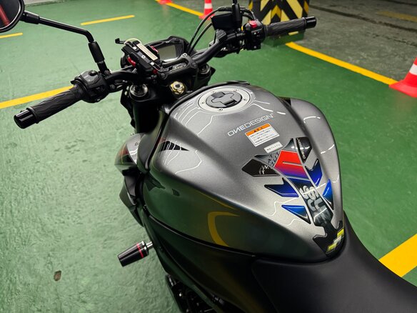 2020 Suzuki GSX-S 1000, серый, 995000 рублей - вид 9
