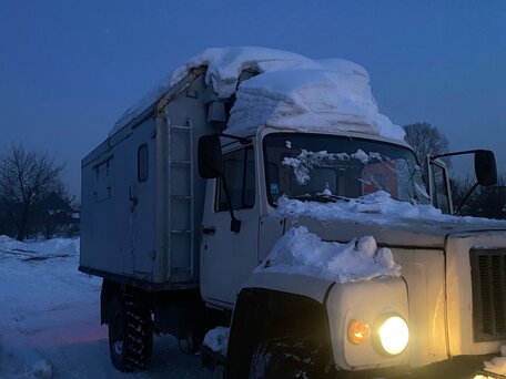 2001 ГАЗ 3308, бежевый, 700000 рублей, вид 2