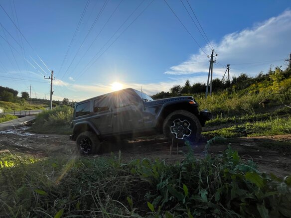 2022 Jeep Wrangler IV (JL), серый, 5850000 рублей - вид 11