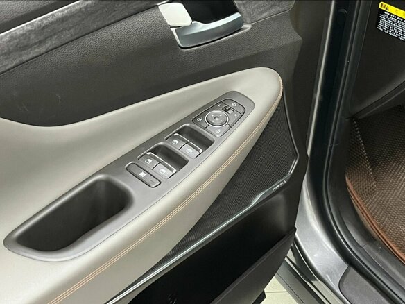 2019 Hyundai Santa Fe IV, серый, 3000000 рублей - вид 13