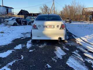2002 Toyota Altezza, белый, 1999999 рублей, вид 5
