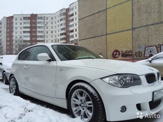 2010 BMW 1 серии 120i I (E81/E82/E87/E88) Рестайлинг, белый, 580000 рублей, вид 4
