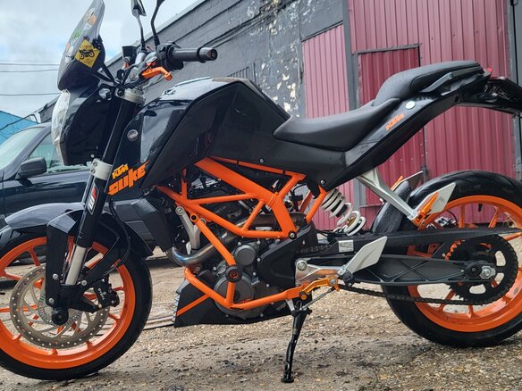 2014 KTM 390 Duke, чёрный, 370000 рублей - вид 5