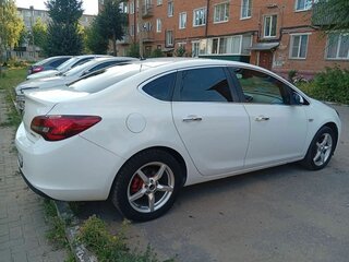 2013 Opel Astra J Рестайлинг, белый, 600000 рублей, вид 4