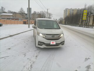2016 Honda Stepwgn Spada V, белый, 2700000 рублей, вид 2