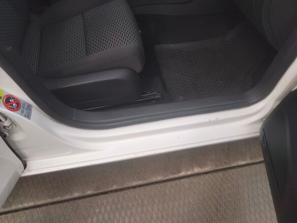 2011 Volkswagen Golf VI, белый, 425000 рублей - вид 9
