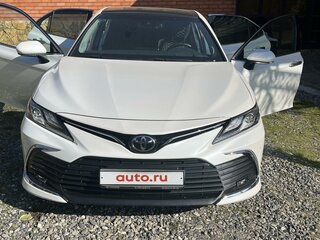 2023 Toyota Camry VIII (XV70) Рестайлинг, белый, 4820000 рублей, вид 1