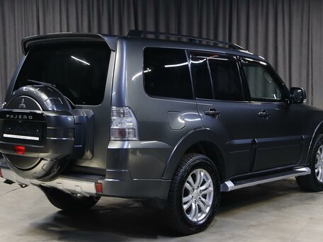 2012 Mitsubishi Pajero IV Рестайлинг 1, серый, 1749000 рублей, вид 2