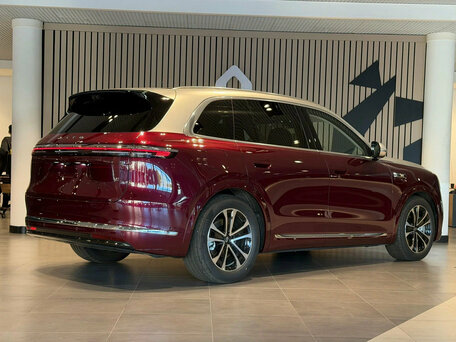 2026 Aito M7 53.4 kWh II, красный, 8600000 рублей, вид 2