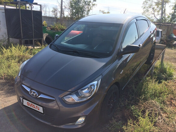2011 Hyundai Solaris I, серый, 850000 рублей - вид 3