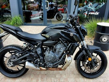 2022 Yamaha MT-07 (FZ-07), чёрный, 600000 рублей, вид 1