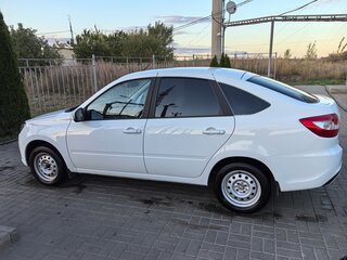 2024 Lada (ВАЗ) Granta I Рестайлинг, белый, 900000 рублей, вид 3