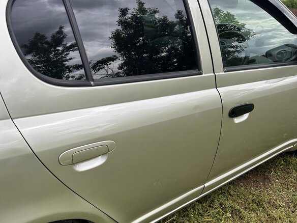 2002 Toyota Vitz I (P10), серый, 350000 рублей - вид 28