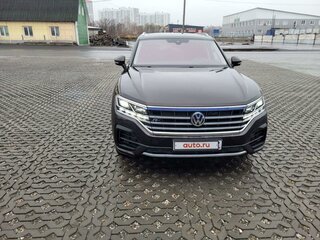 2020 Volkswagen Touareg III, коричневый, 7350000 рублей, вид 2