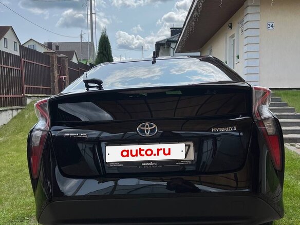 2016 Toyota Prius IV (XW50), чёрный, 1308632 рублей - вид 3