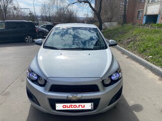 2015 Chevrolet Aveo II, серебристый, 700000 рублей, вид 1