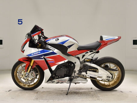 2016 Honda CBR 1000 RR/RA Fireblade, красный, 1200000 рублей, вид 2