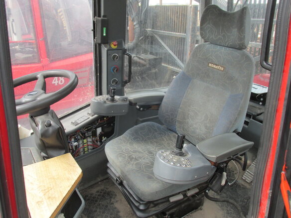 2012 Komatsu 860, красный - вид 7