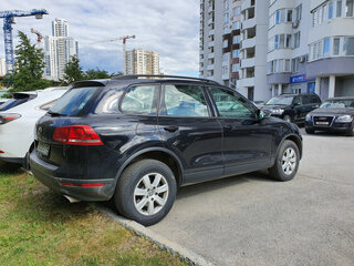 2015 Volkswagen Touareg II Рестайлинг, чёрный, 2299000 рублей, вид 3