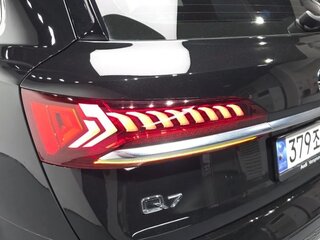 2023 Audi Q7 45 TDI II (4M) Рестайлинг, чёрный, 10420911 рублей, вид 5