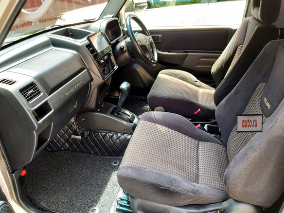 2004 Mitsubishi Pajero Mini II, серебристый - вид 12