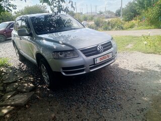 2005 Volkswagen Touareg I, серебристый, 1000000 рублей, вид 2