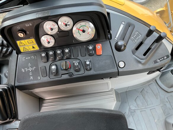 2008 Caterpillar 428, жёлтый, 7600000 рублей - вид 9