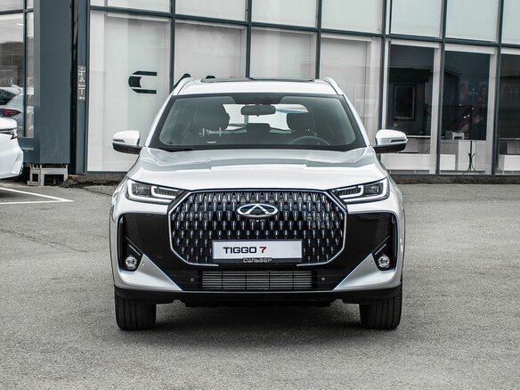 2025 Chery Tiggo 7L I, серебристый, 2950200 рублей - вид 2