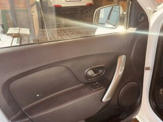 2017 Renault Logan II, белый, 630000 рублей, вид 5