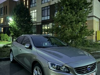 2014 Volvo S60 II Рестайлинг, бежевый, 1700000 рублей, вид 3