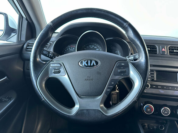 2017 Kia Rio III Рестайлинг, белый - вид 12