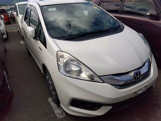 2014 Honda Fit Shuttle I Рестайлинг, белый, 1250000 рублей, вид 1