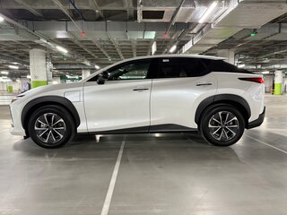 2023 Lexus RZ 450e, белый, 6333000 рублей, вид 4