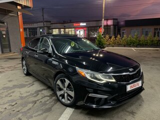 2019 Kia Optima IV Рестайлинг, чёрный, 2000000 рублей, вид 3