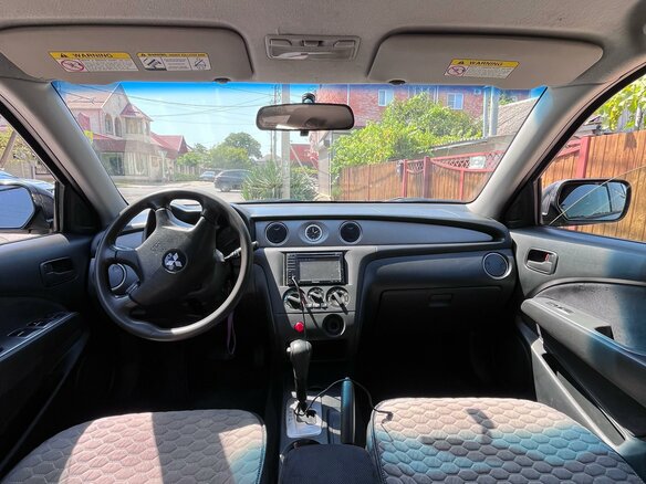 2002 Mitsubishi Outlander I, чёрный, 500000 рублей - вид 5