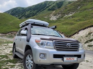 2013 Toyota Land Cruiser 200 Series Рестайлинг 1, серебристый, 4299000 рублей, вид 1