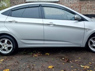 2016 Hyundai Solaris I Рестайлинг, серебристый, 1050000 рублей, вид 2