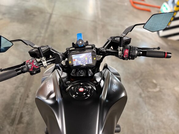2023 Ducati Diavel V4, чёрный, 2500000 рублей - вид 13