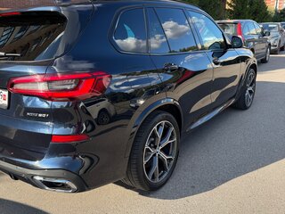 2018 BMW X5 50i IV (G05/G18), чёрный, 6400000 рублей, вид 3