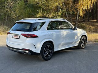 2021 Mercedes-Benz GLE 300 d II (V167), белый, 7400000 рублей, вид 4