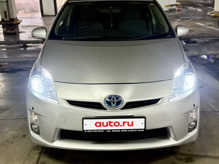 2010 Toyota Prius III (XW30), серый, 990000 рублей, вид 3