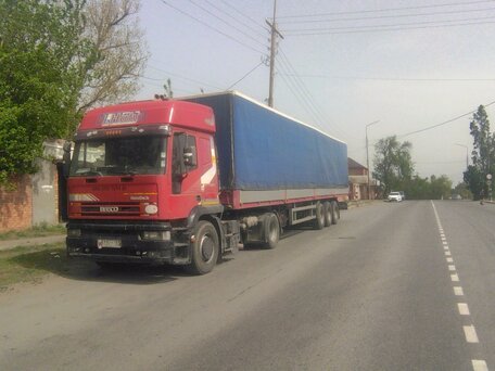 1998 Iveco EuroTech, красный, 700000 рублей, вид 4