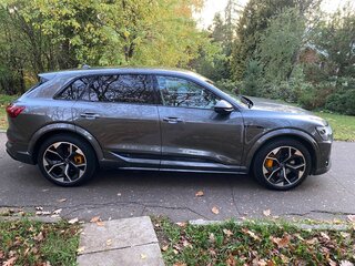 2021 Audi e-tron S, серый, 9500000 рублей, вид 3