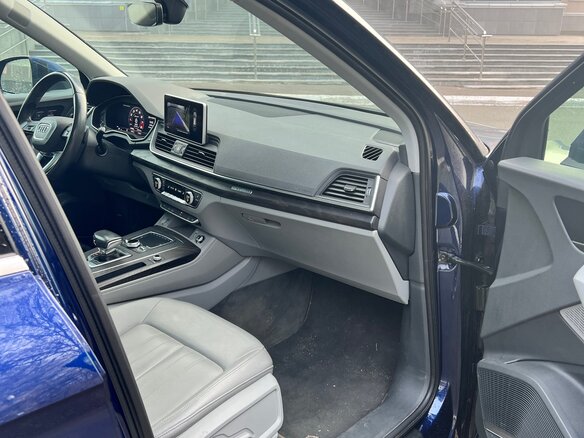 2019 Audi Q5 45 TFSI II (FY), синий, 2800000 рублей - вид 38