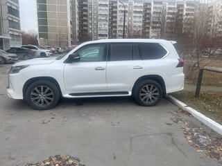 2011 Lexus LX 570 III, белый, 4000000 рублей, вид 4